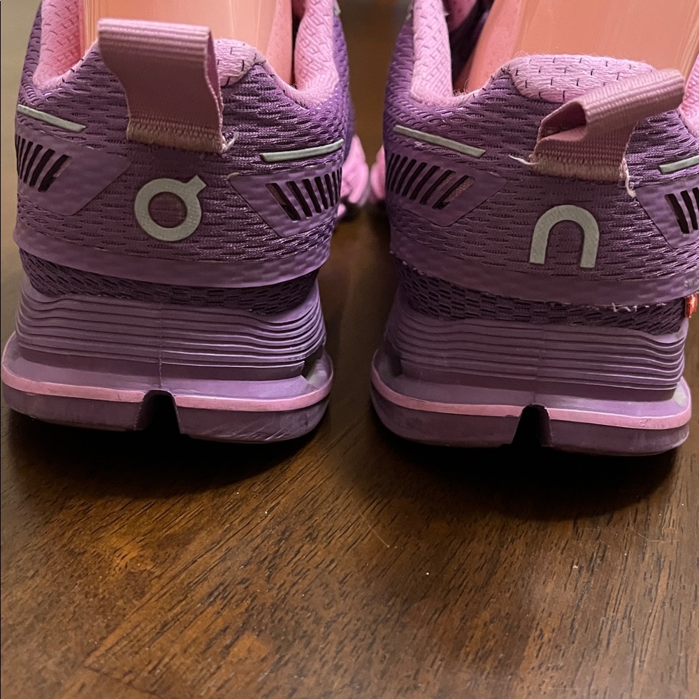 On Running Cloud Flyer Women’s Purple and Pink Sneakers 9 - Picture 5 of 10